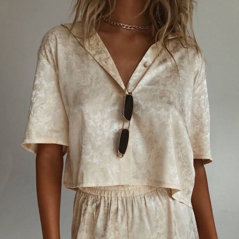 Princess Polly "Juliet Shirt" Short Sleeved Button-up Sz 2